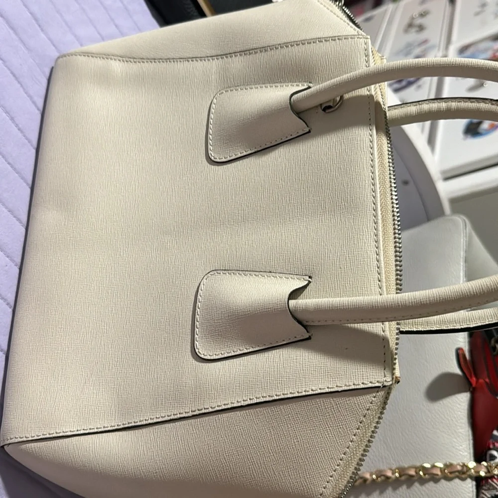Valentino - Picture 2 of 2